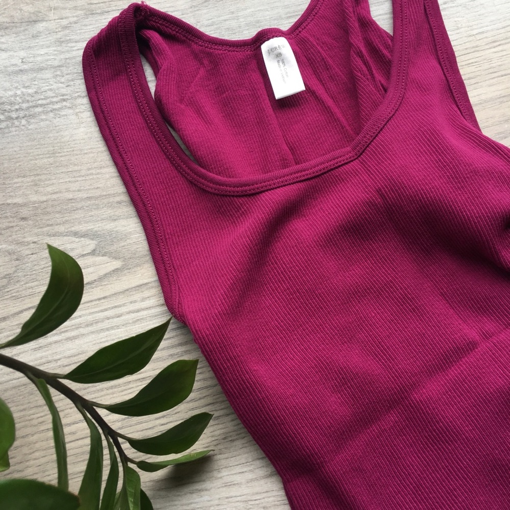 J. CREW like new fuschia ribbed tank top xsmall
